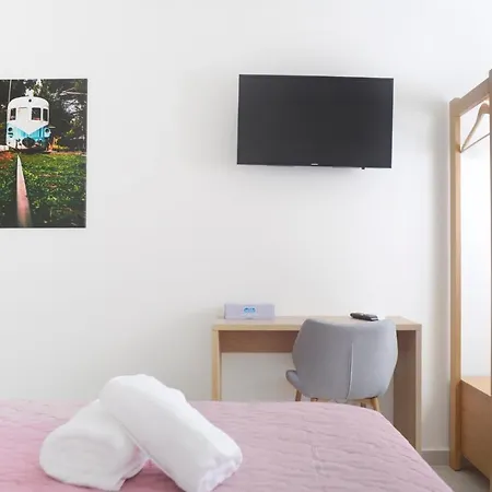 Isavella's Under The Castle アパート カラマタ