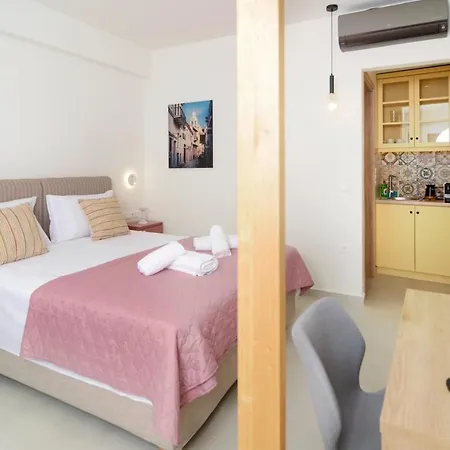 Isavella's Under The Castle アパート カラマタ