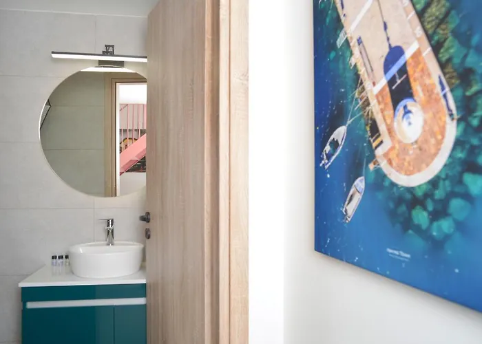 Isavella's Under The Castle Kalamáta