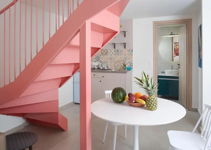 Isavella's Under The Castle * Kalamáta