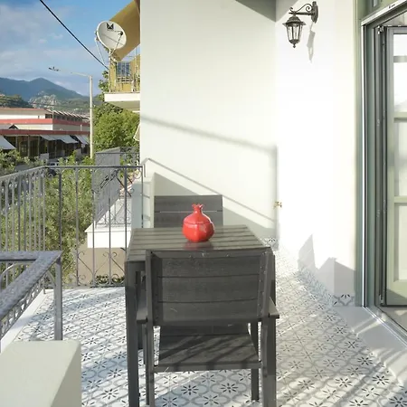 Apartamento Isavella's Under The Castle Calamata
