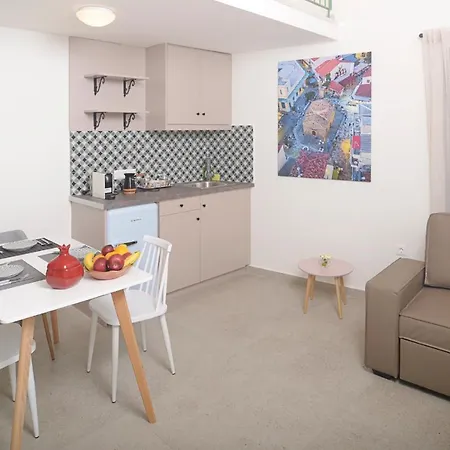 Isavella's Under The Castle *