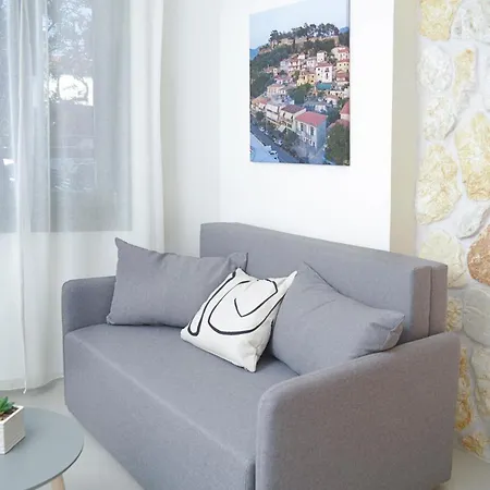 Isavella's Under The Castle * Kalamata