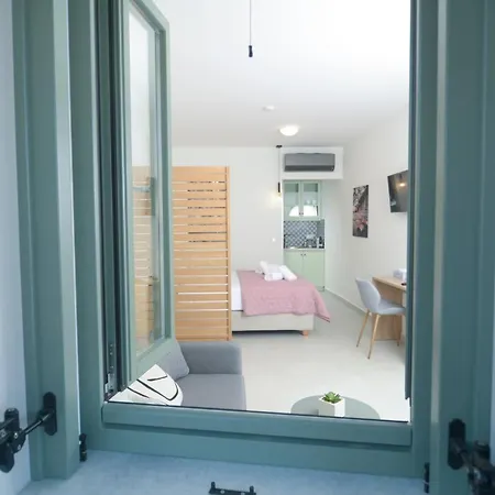 Апартаменты Isavella's Under The Castle Каламата