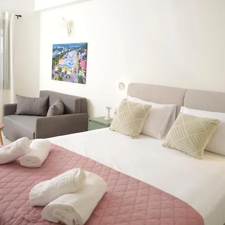 Isavella's Under The Castle Апартаменты *