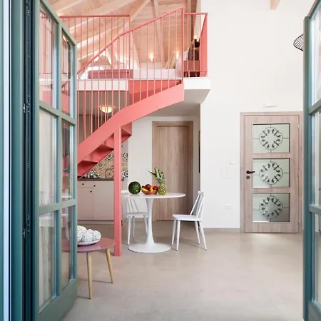 Isavella's Under The Castle Appartamento Kalamata