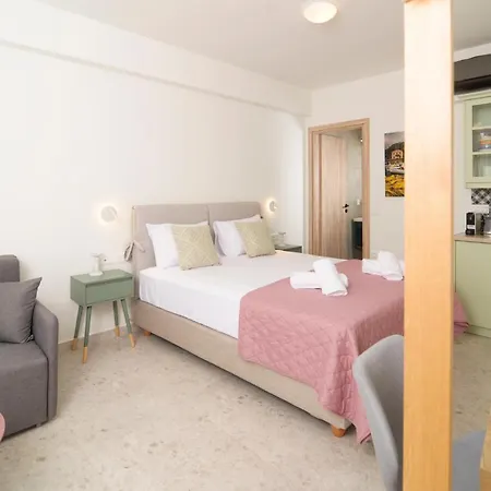 Isavella's Under The Castle Апартаменты *