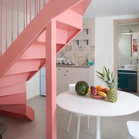 Isavella's Under The Castle * Каламата