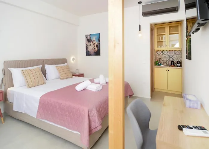 Isavella's Under The Castle Apartment Kalamata