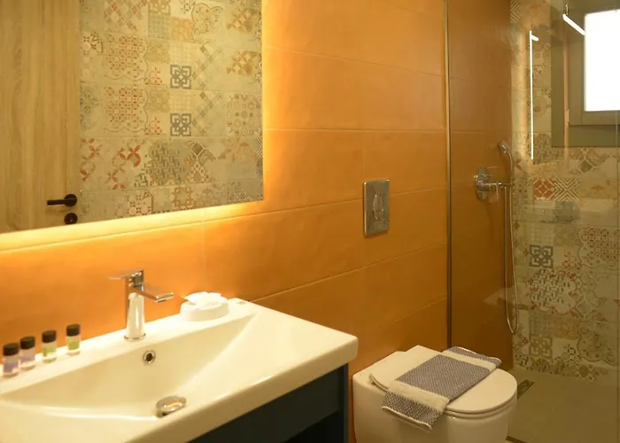 Isavella's Under The Castle * Kalamata