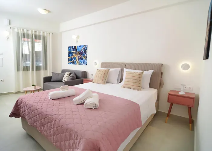 Isavella's Under The Castle * Kalamata